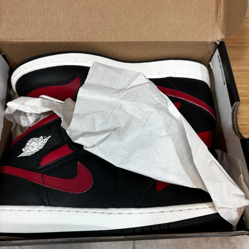 Nike Air Jordan 1 Mid Black Summit White Varsity Red Sz 5Y  (GS) DQ8423-067